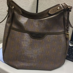 Dooney and bourke purse